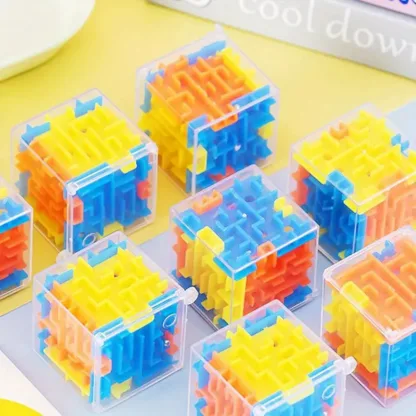 3D Cube Rolling Bead Maze